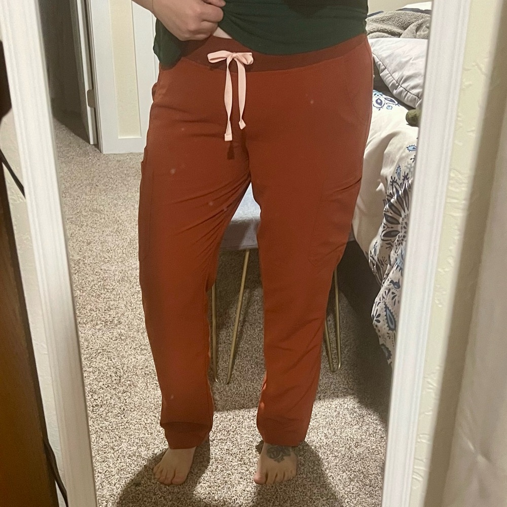 Figs Women's Terracotta Jogger Pants